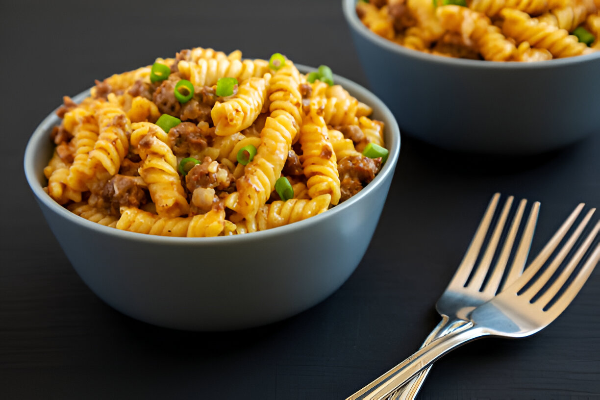 Cheesy Sloppy Cheeseburger Pasta Delight