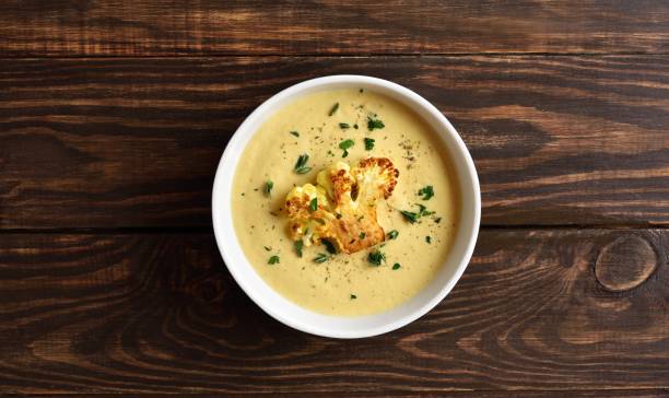 Cheddar Cauliflower and Roasted Garlic Soup