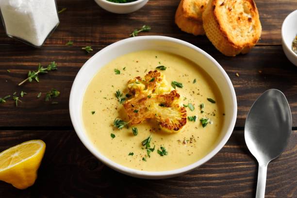 Cheddar Cauliflower and Roasted Garlic Soup