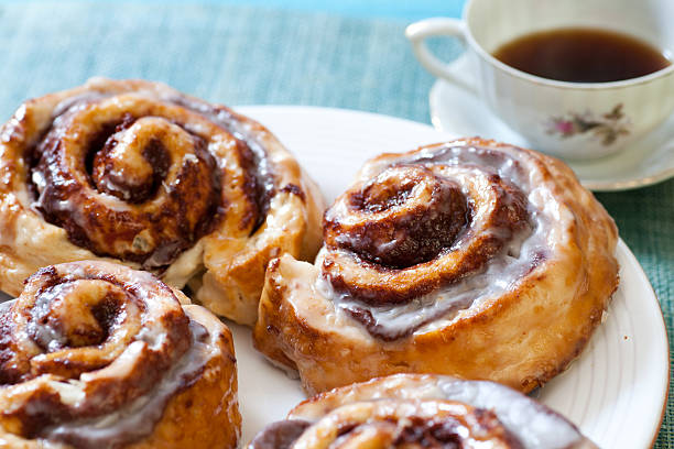 Cinnamon Roll Cake