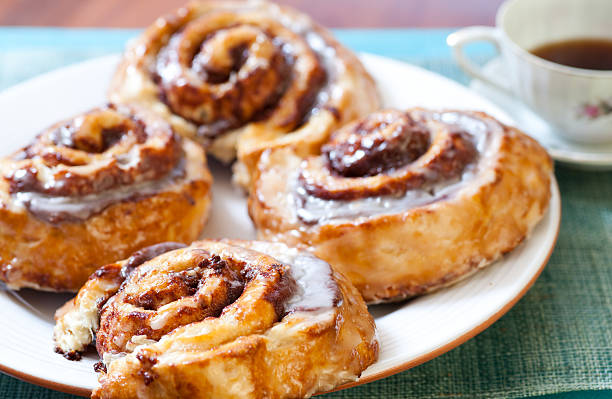 Cinnamon Roll Cake