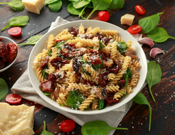 Garlic Parmesan Pasta with Spinach 