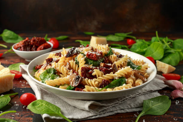 Garlic Parmesan Pasta with Spinach 