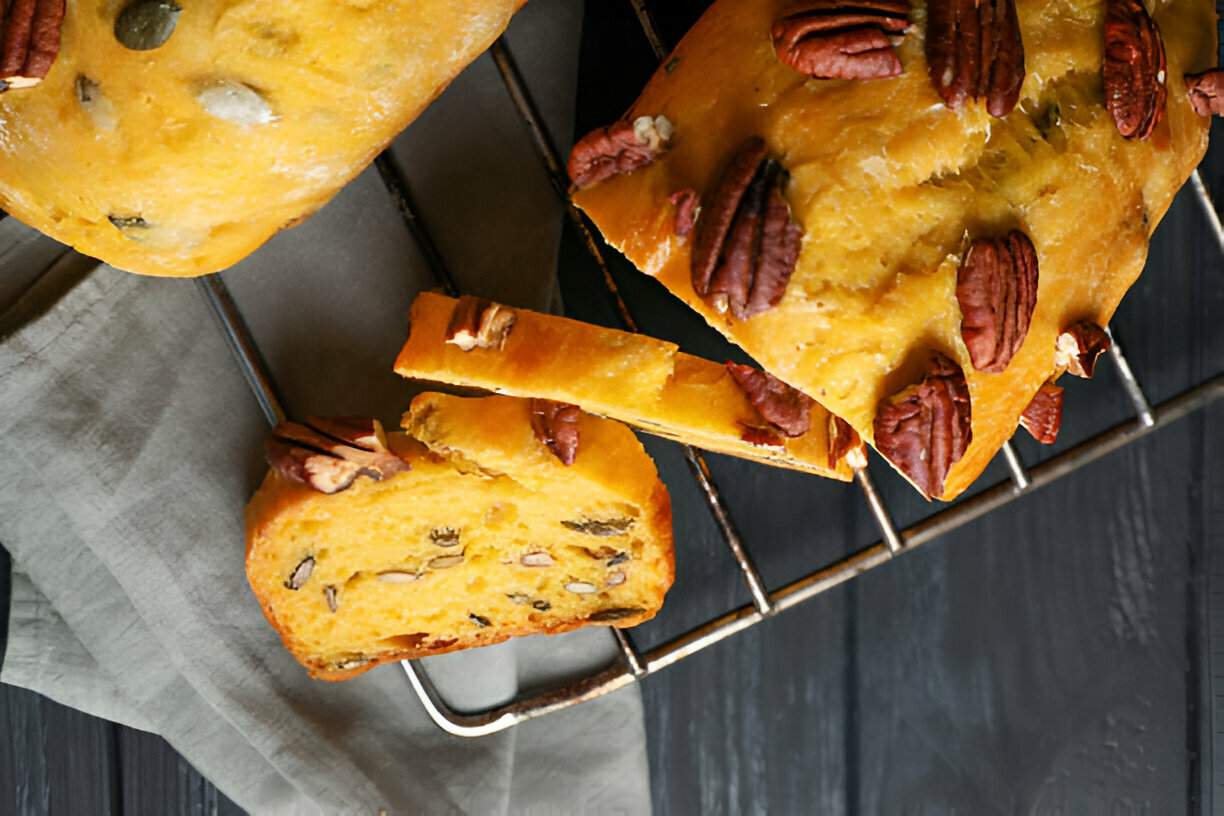 Buttermilk Sweet Alabama Pecanbread