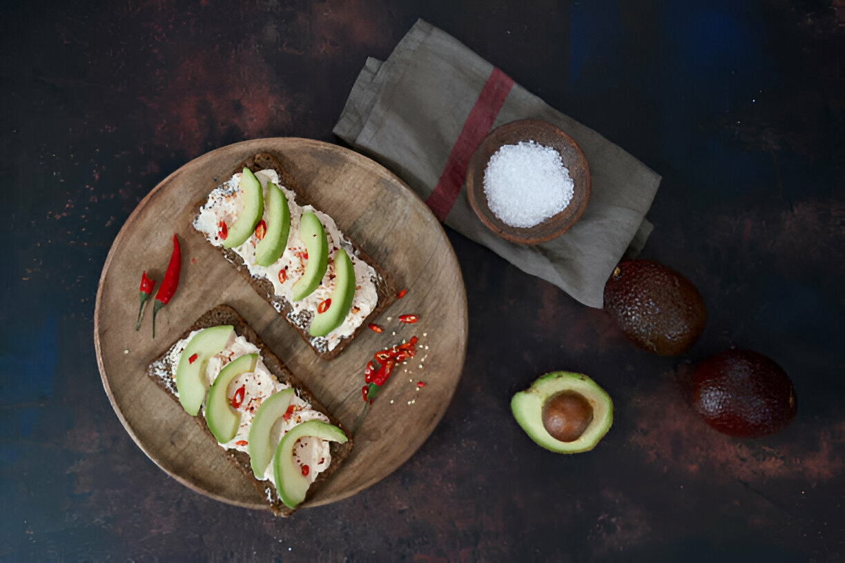 High-Protein Avocado & Cottage Cheese Snack