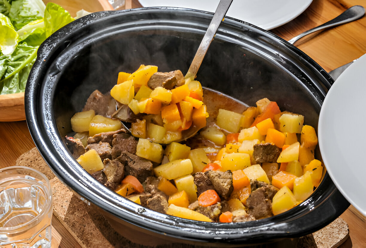 Slow Cooker Garlic Butter Beef Bites & Potatoes